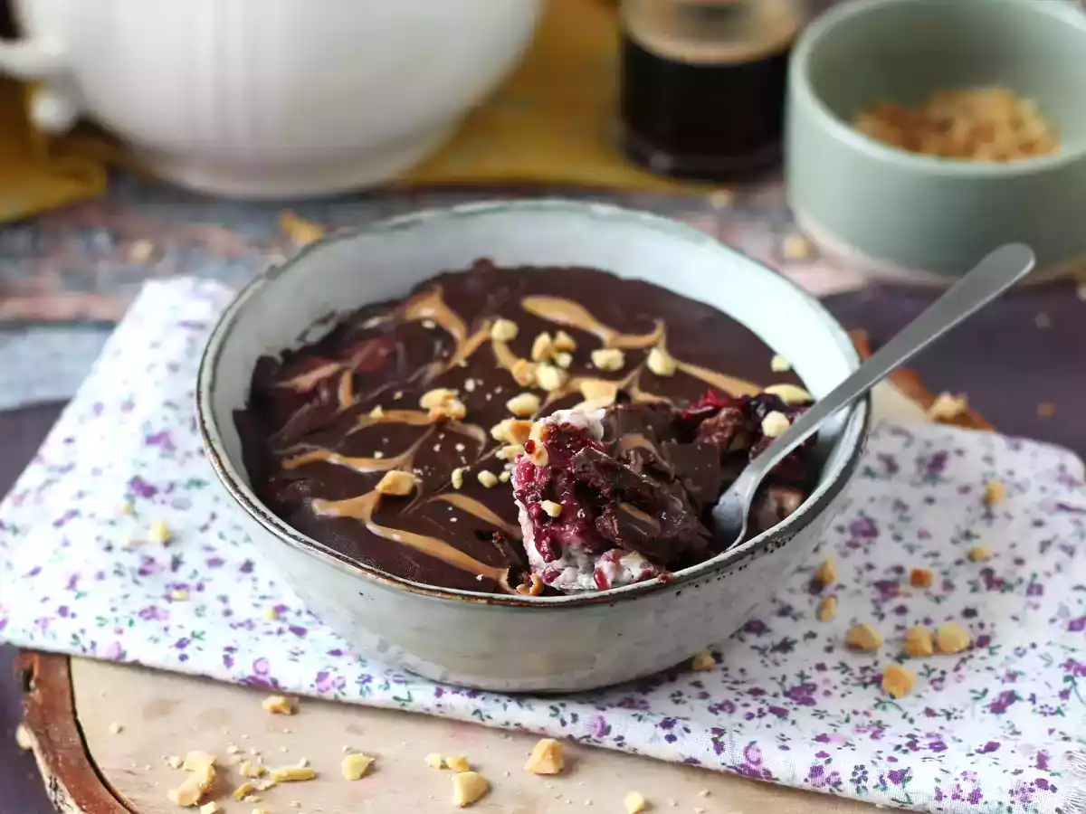 Overnight oats med röd frukt och choklad, en hälsosam och mättande frukost! - foto 7