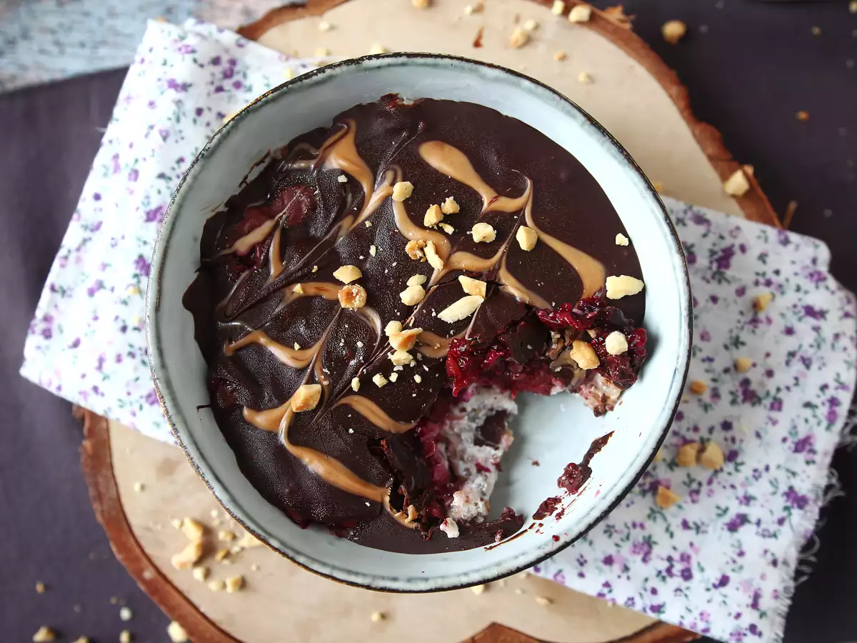 Overnight oats med röda bär och choklad – en hälsosam och mättande frukost! - foto 3