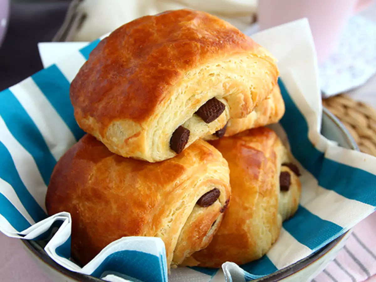 Pain au chocolat eller chocolatines – franska chokladbröd - foto 3