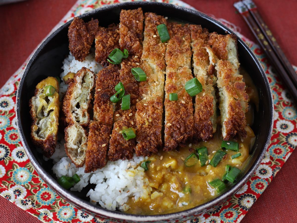 Panerad aubergine med pankoströbröd, katsu-liknande japansk curry men vegetarisk - foto 8