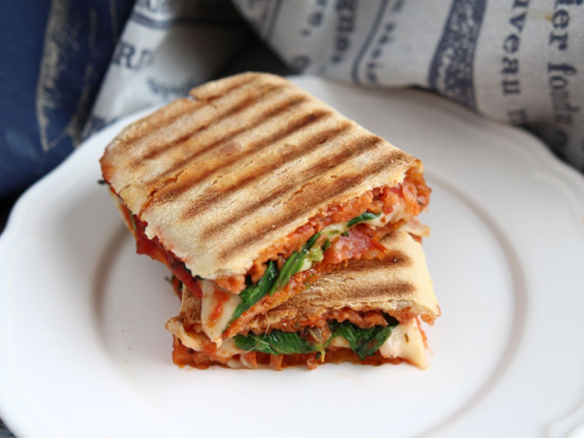 Panini med chorizo och emmentaler