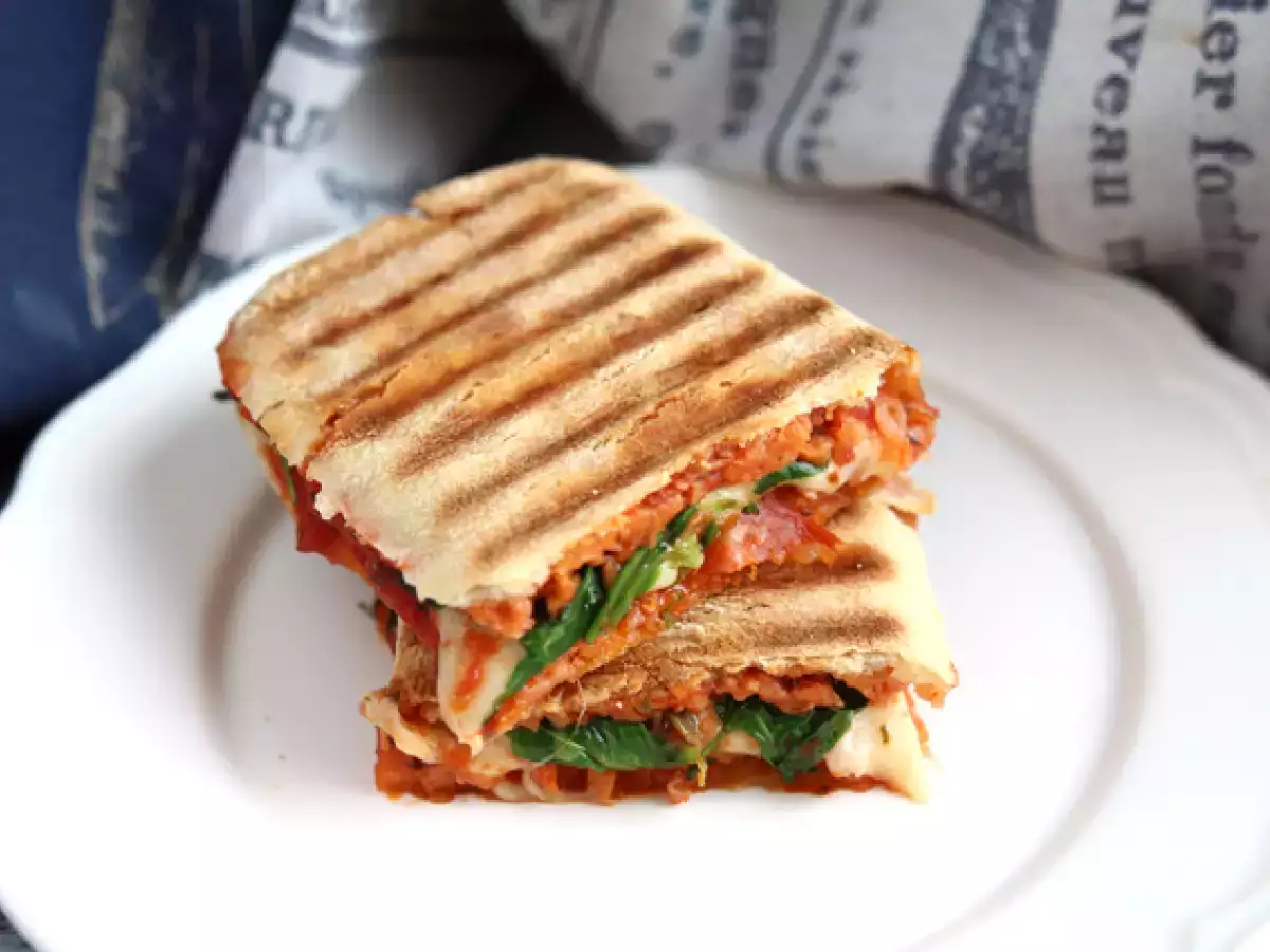 Panini med chorizo och emmentaler