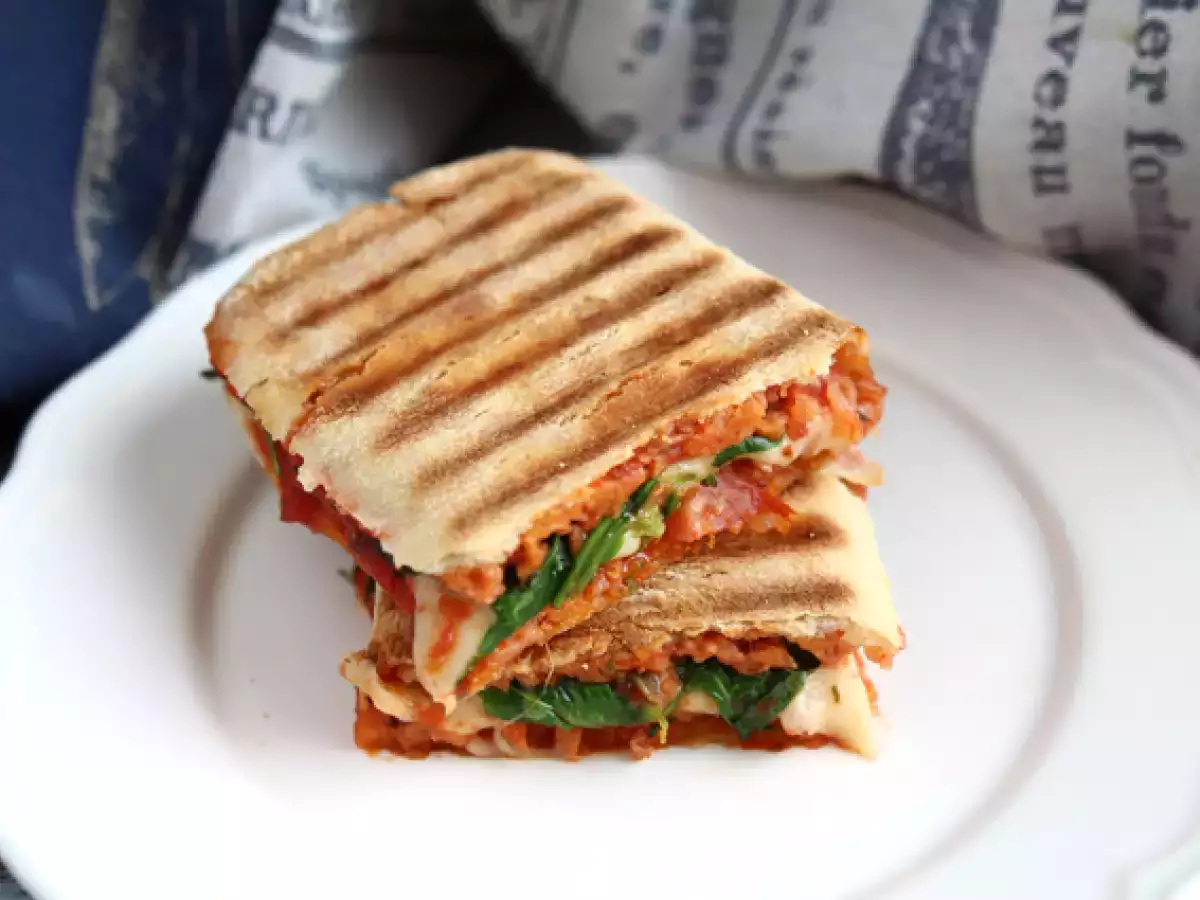 Panini med chorizo och emmentalerost