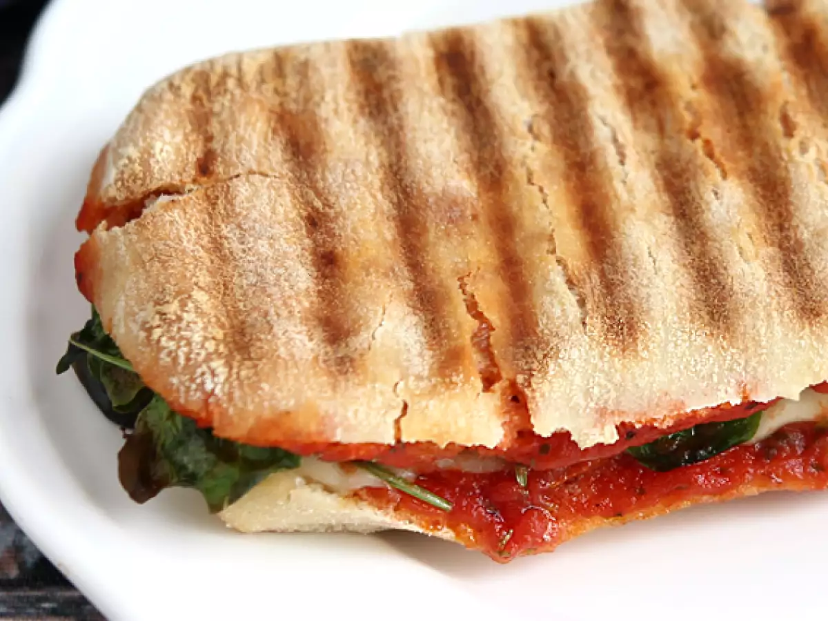 Panini med chorizo och emmentalerost - foto 4