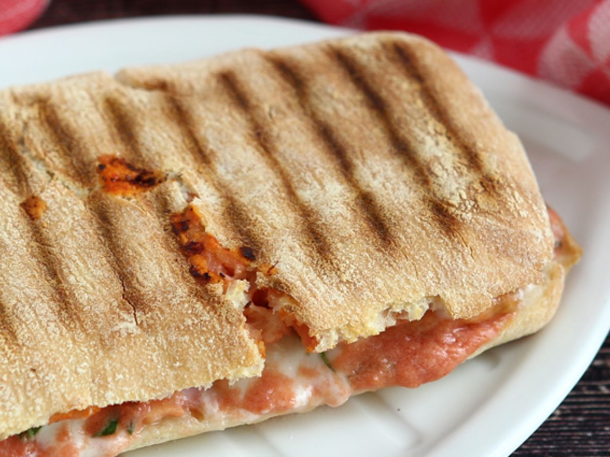 Panini med lax, mozzarella och dill - foto 2