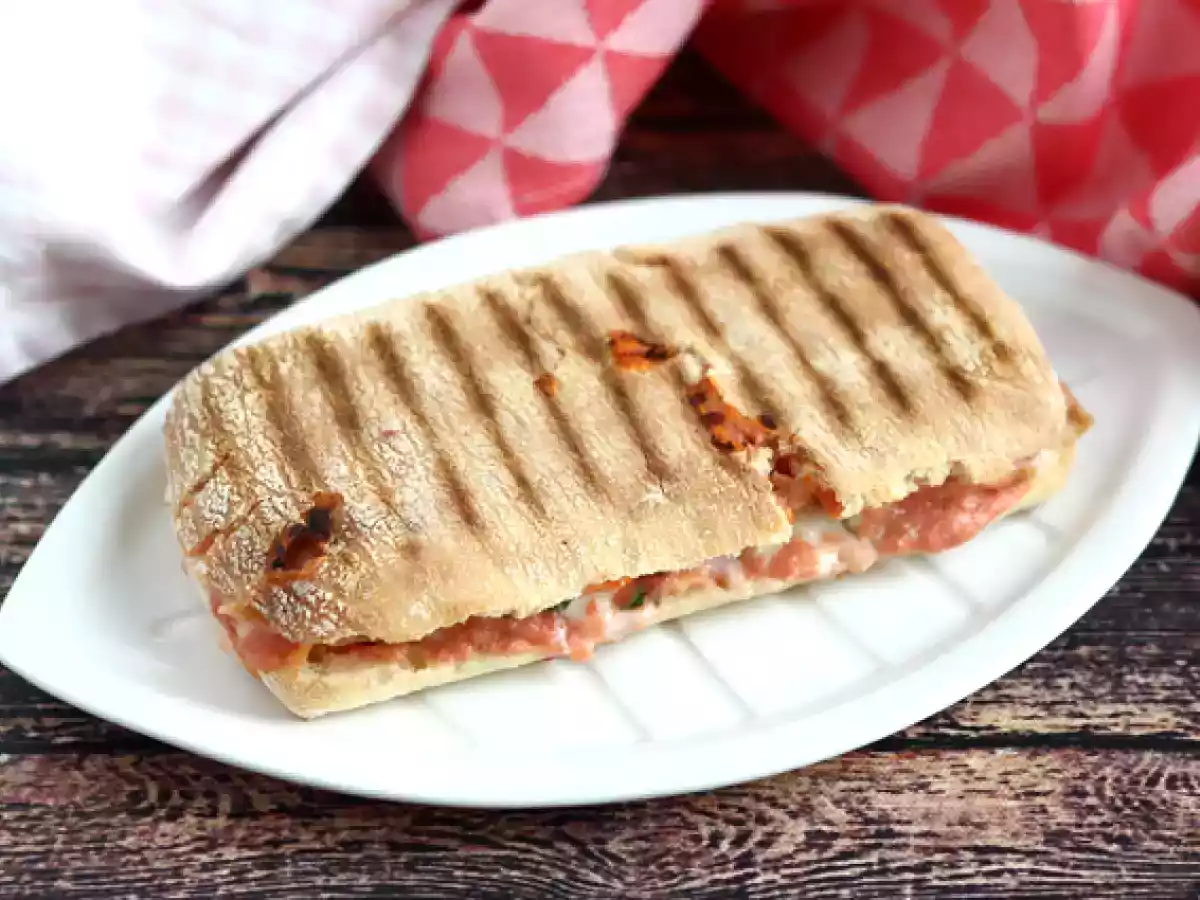 Panini med lax, mozzarella och dill - foto 4