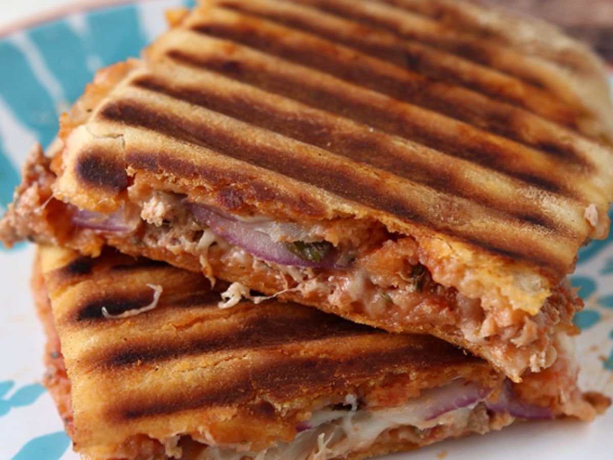 Panini med tonfisk, tomat och kapris - foto 3