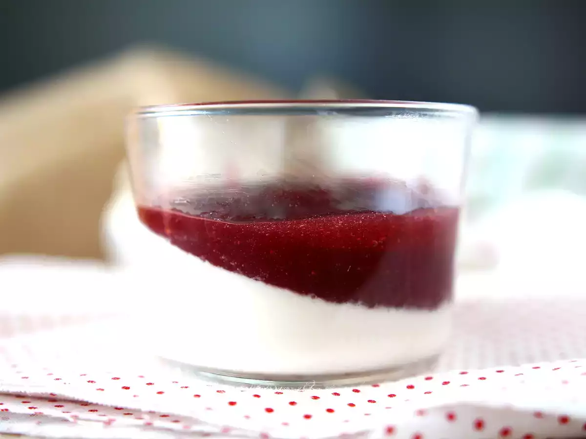 Panna cotta med bärcoulis - foto 2