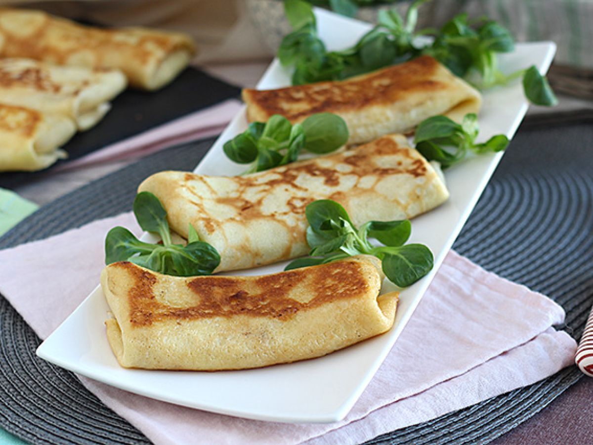 Pannkakor fyllda med béchamelsås, ost och skinka - foto 2