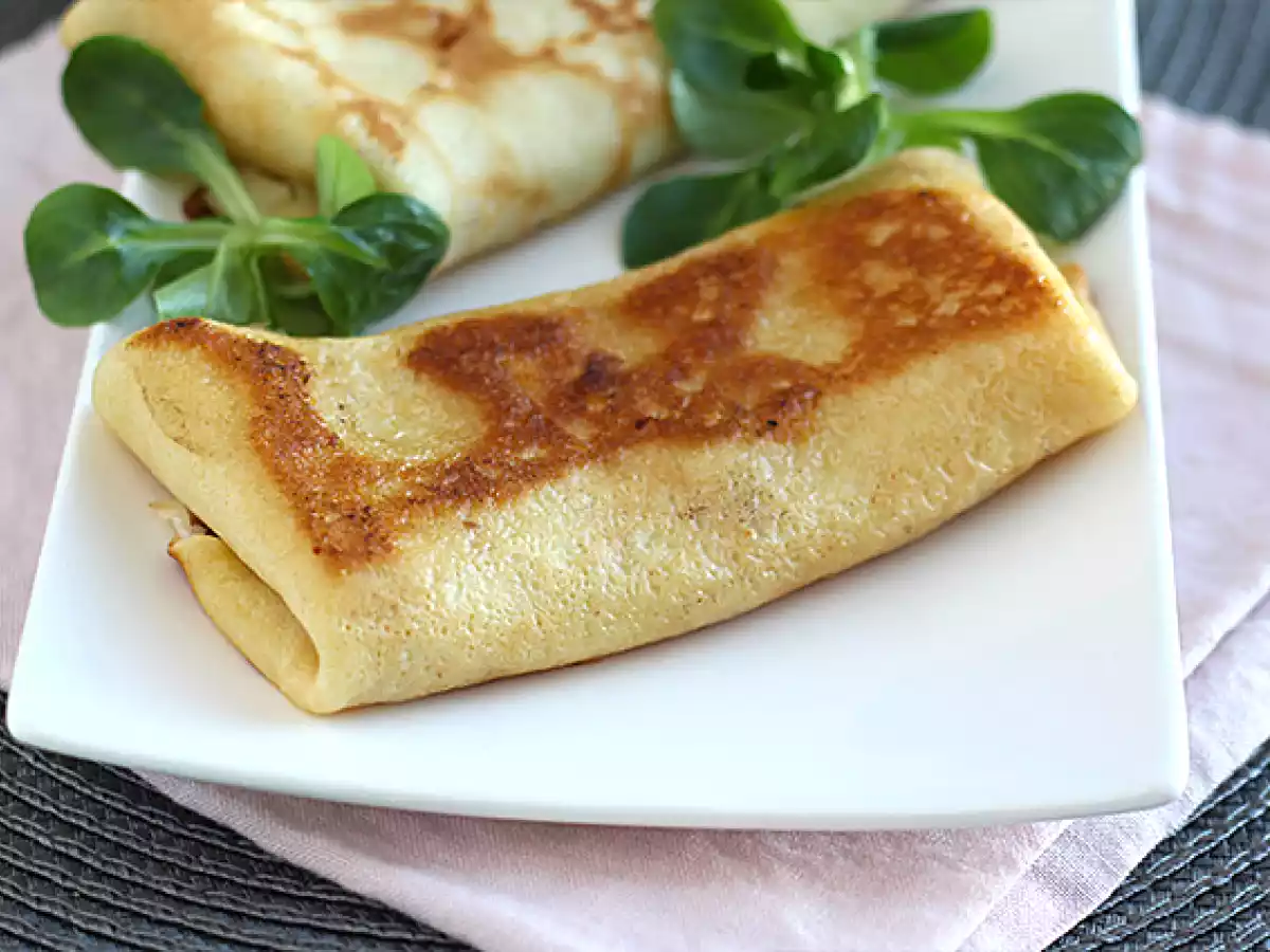Pannkakor fyllda med béchamelsås, ost och skinka - foto 3