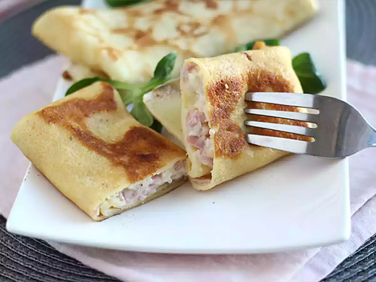 Pannkakor fyllda med béchamelsås, ost och skinka - foto 4