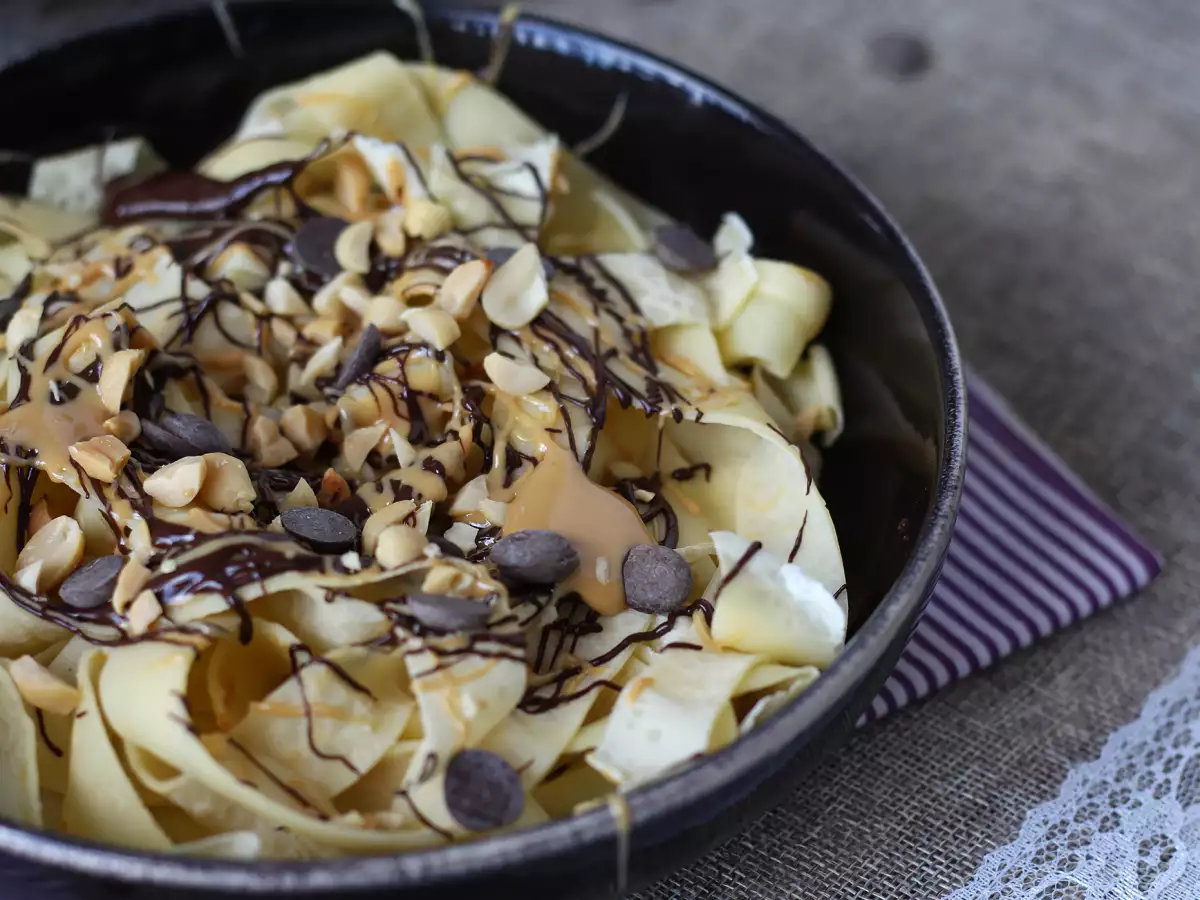Pannkakstagliatelle med choklad och jordnötssmör!