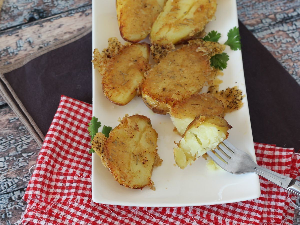 Parmesanpotatis, mjuk på insidan och krispig på utsidan!