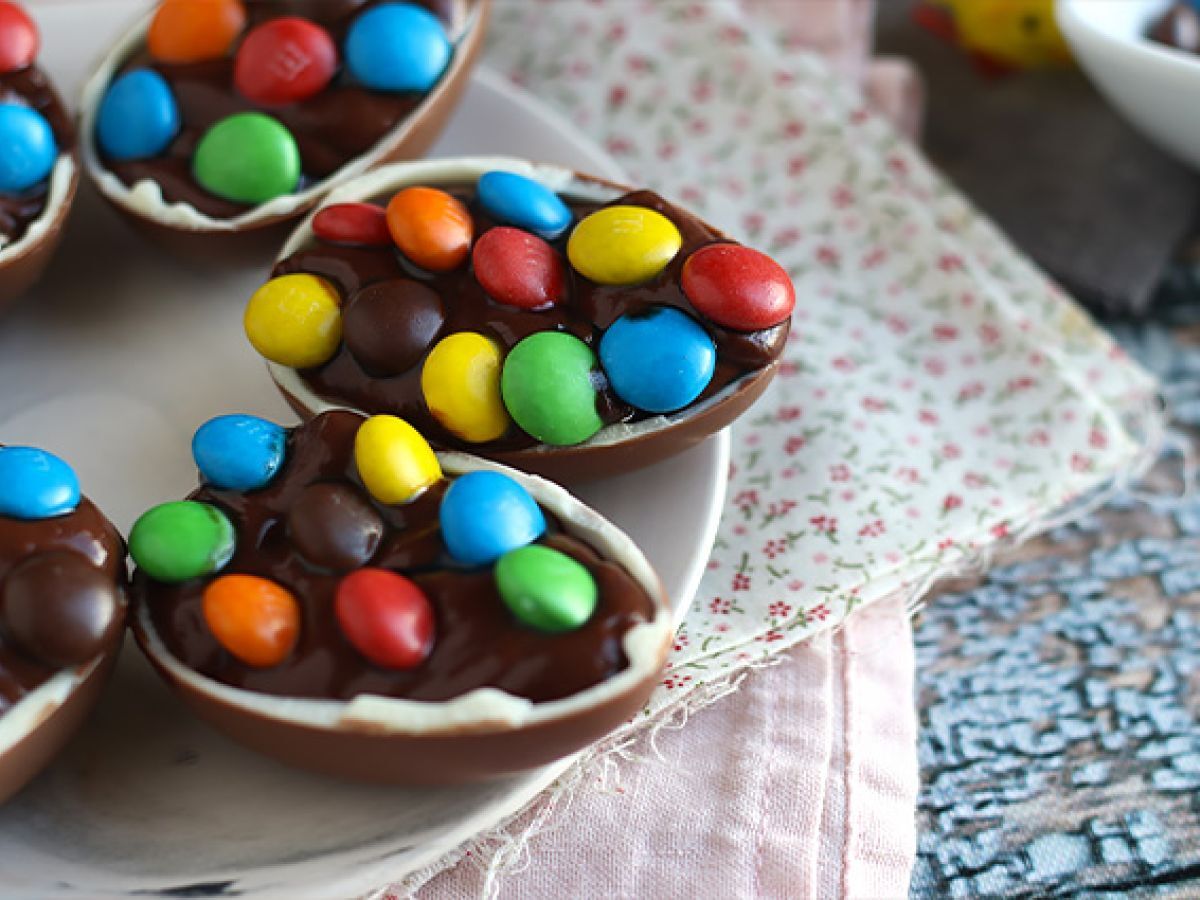 Påskägg fyllda med chokladdessertkräm och M&M's - foto 2