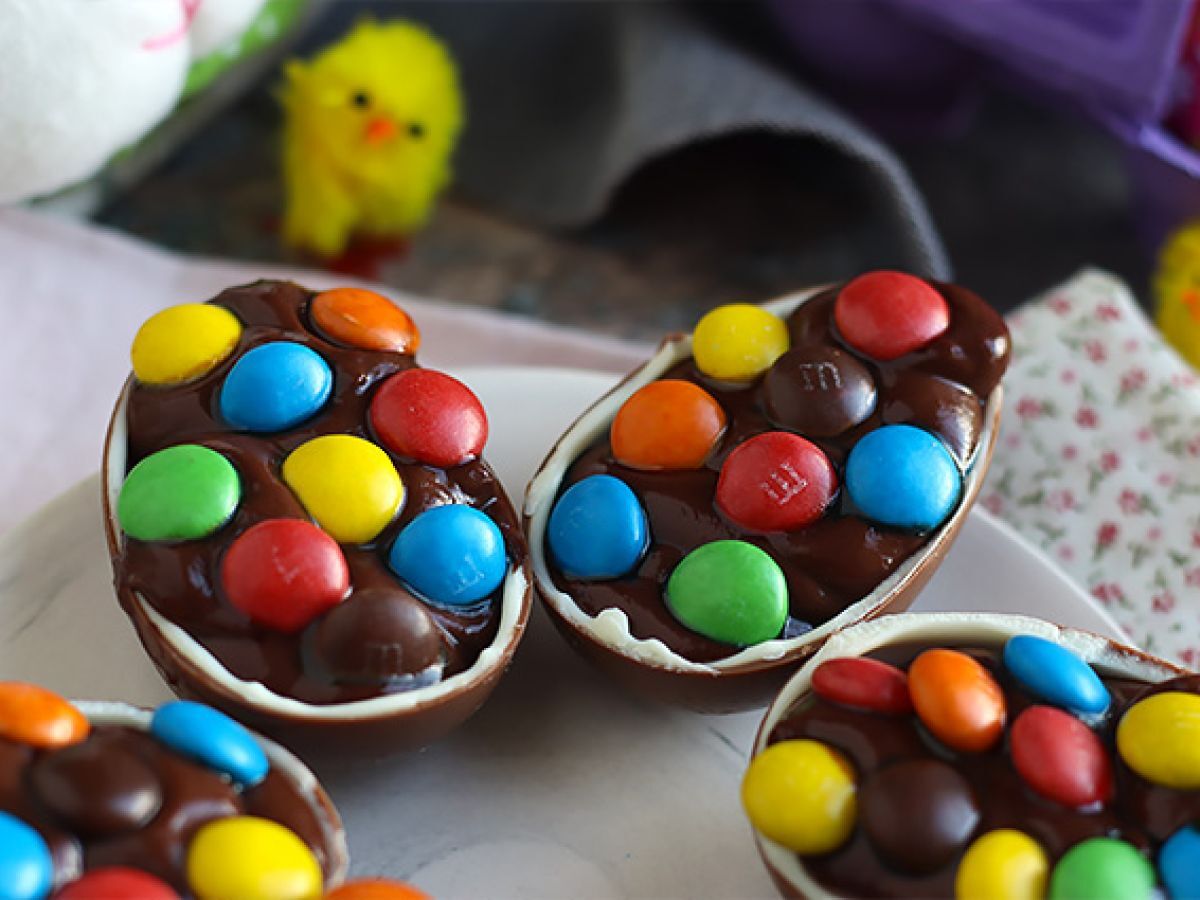 Påskägg fyllda med chokladdessertkräm och M&M's - foto 4