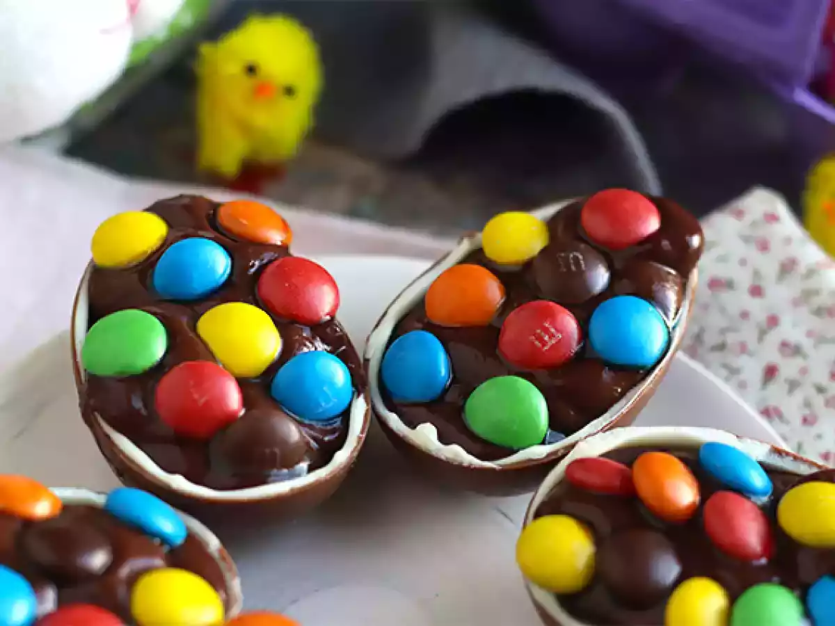 Påskägg fyllda med chokladdessertkräm och M&M's - foto 4
