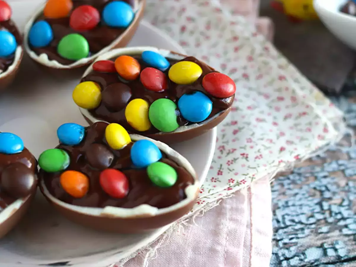 Påskägg fyllda med chokladkräm och M&M's - foto 2