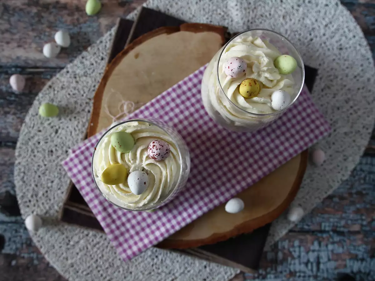Påskdessert i glas med brownie och mascarponekräm - foto 5