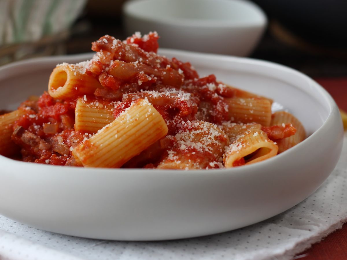 Pasta all'amatriciana, det traditionella receptet förklarat steg för steg - foto 2