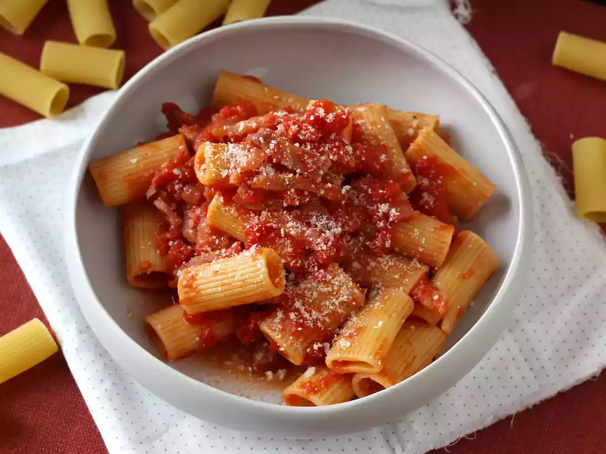 Pasta all'amatriciana, det traditionella receptet förklarat steg för steg - foto 3