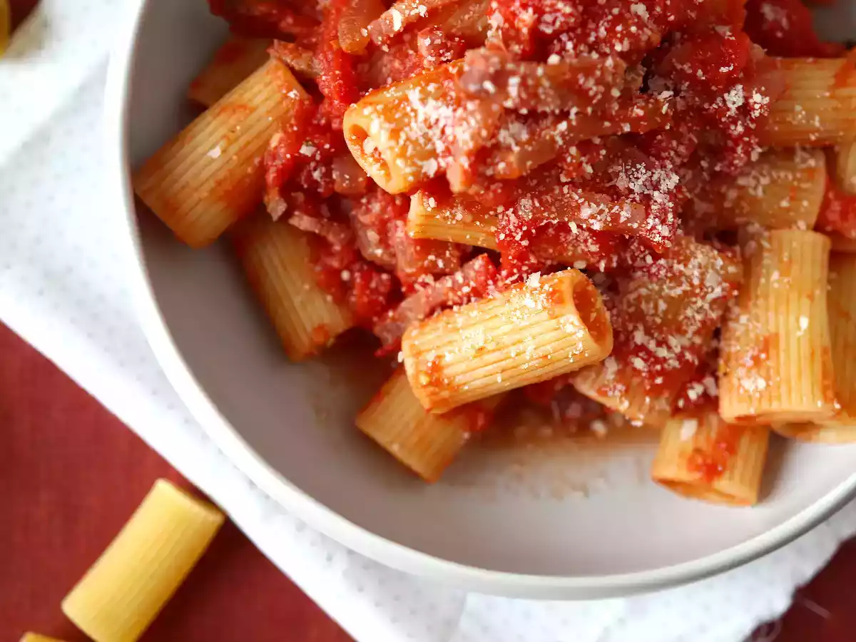 Pasta all'amatriciana, det traditionella receptet förklarat steg för steg - foto 4