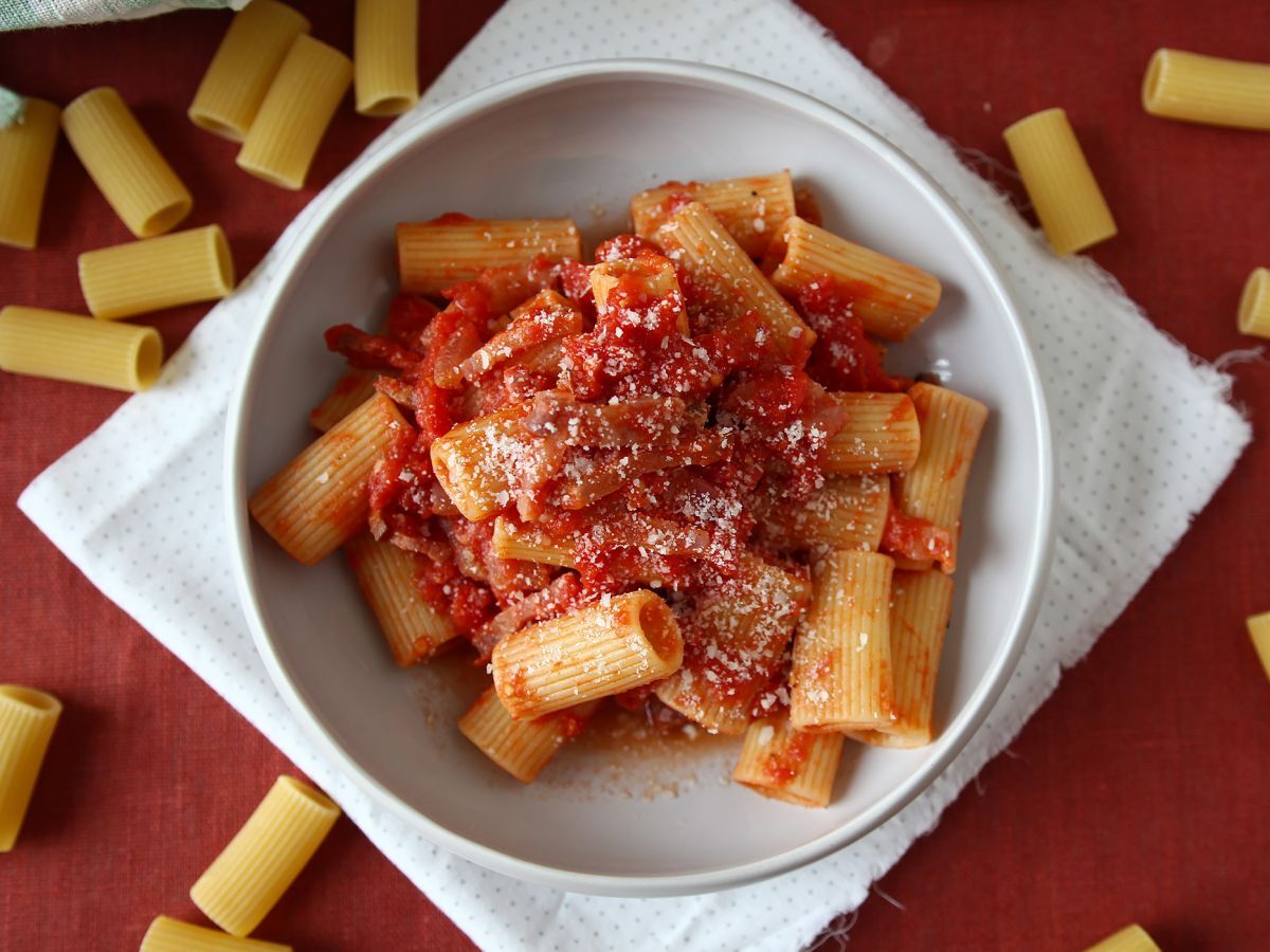 Pasta all'amatriciana, det traditionella receptet förklarat steg för steg - foto 5