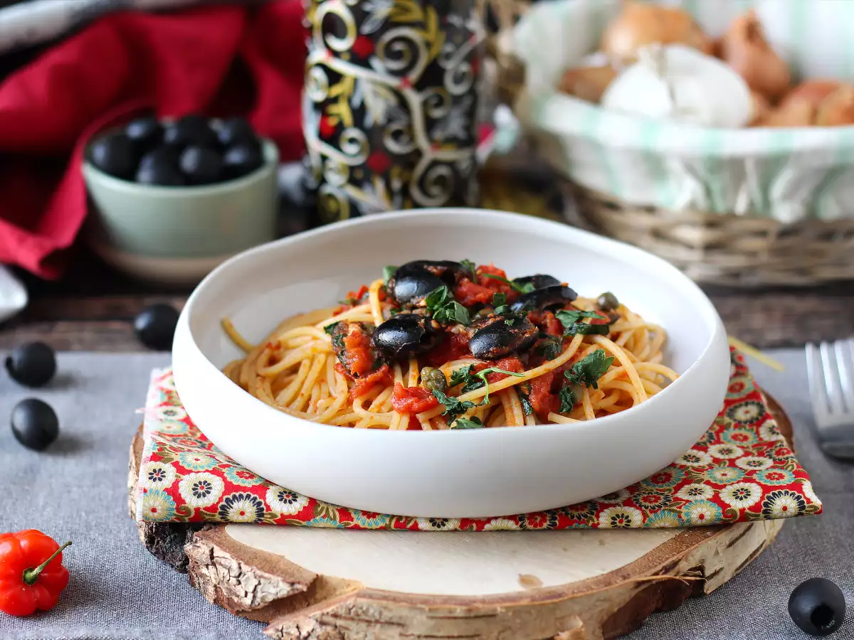 Pasta alla puttanesca – en snabb och smakrik pastarätt