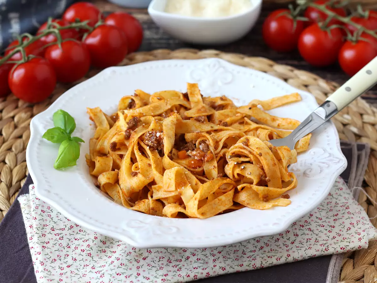 Pasta med bolognesesås - tagliatelle al ragù alla bolognese - foto 2