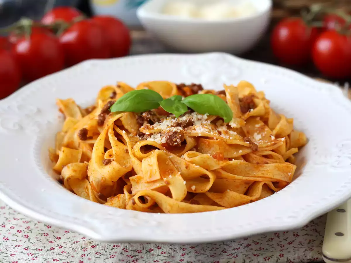 Pasta med bolognesesås - tagliatelle al ragù alla bolognese - foto 3