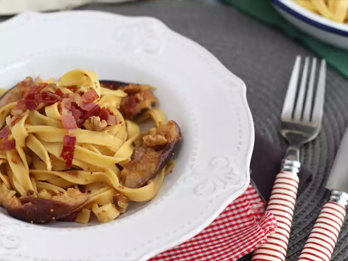 Pasta med fikon och pancetta