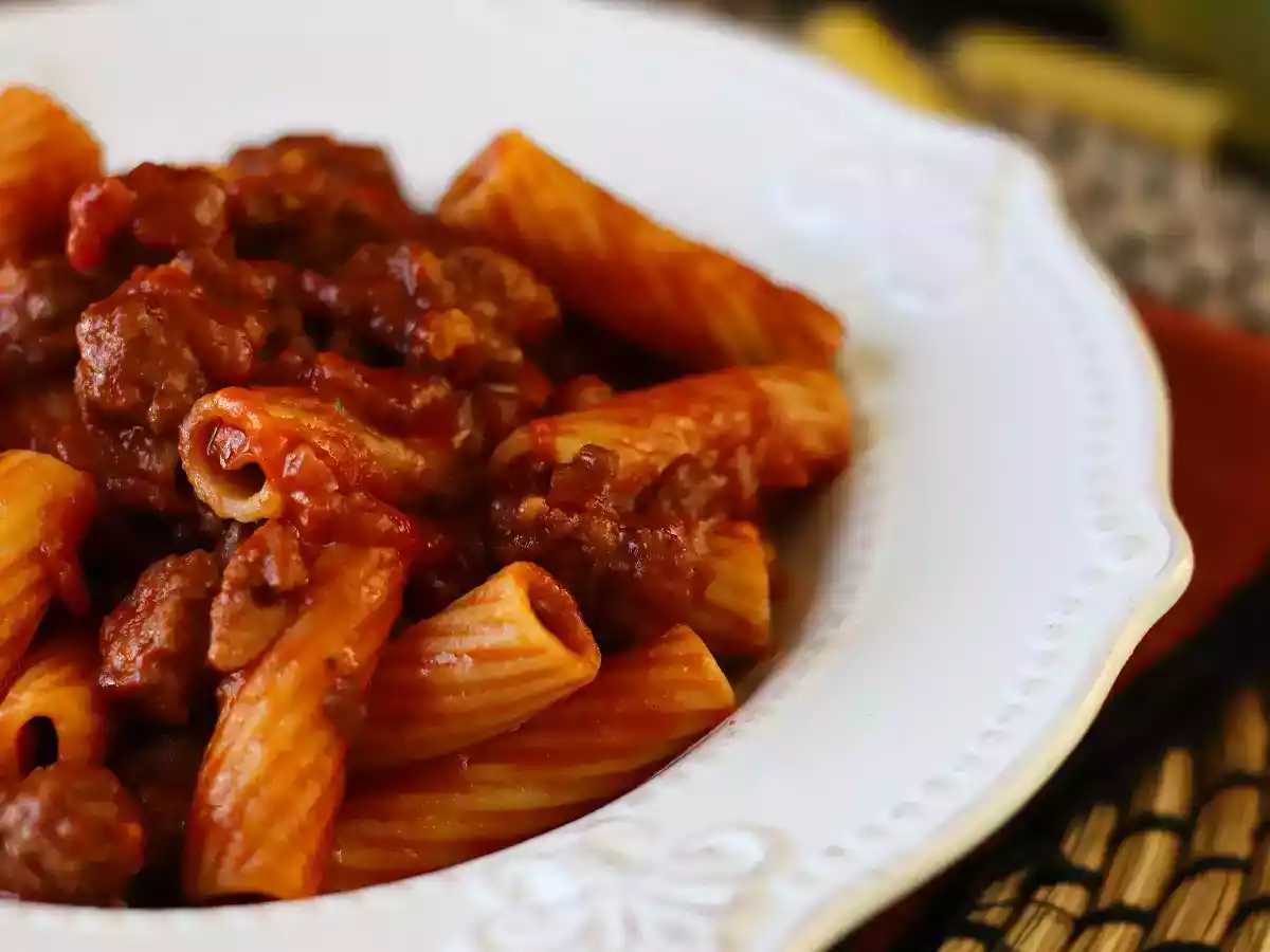 Pasta med korvsås: en enkel rätt med intensiv smak - foto 4
