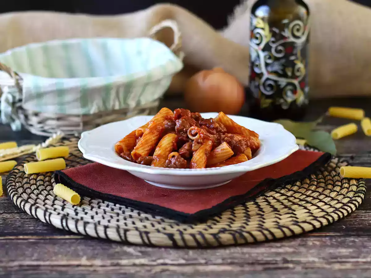 Pasta med korvsås: en enkel rätt med intensiv smak - foto 7