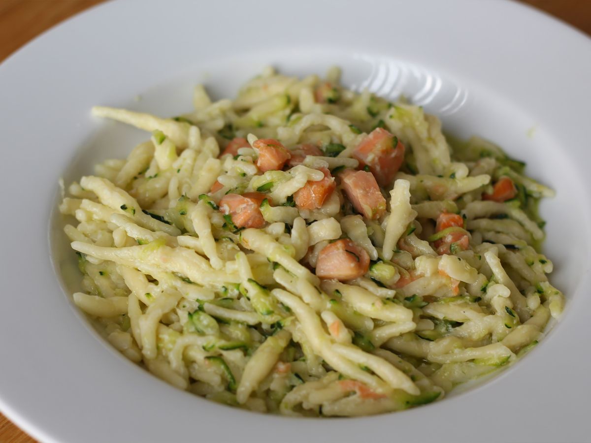Pasta med lax och zucchini - foto 2
