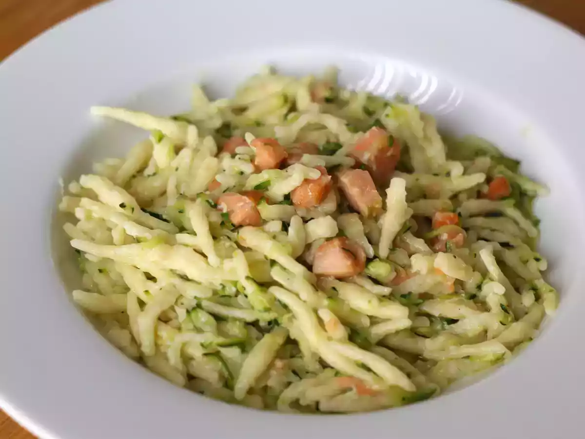 Pasta med lax och zucchini - foto 2