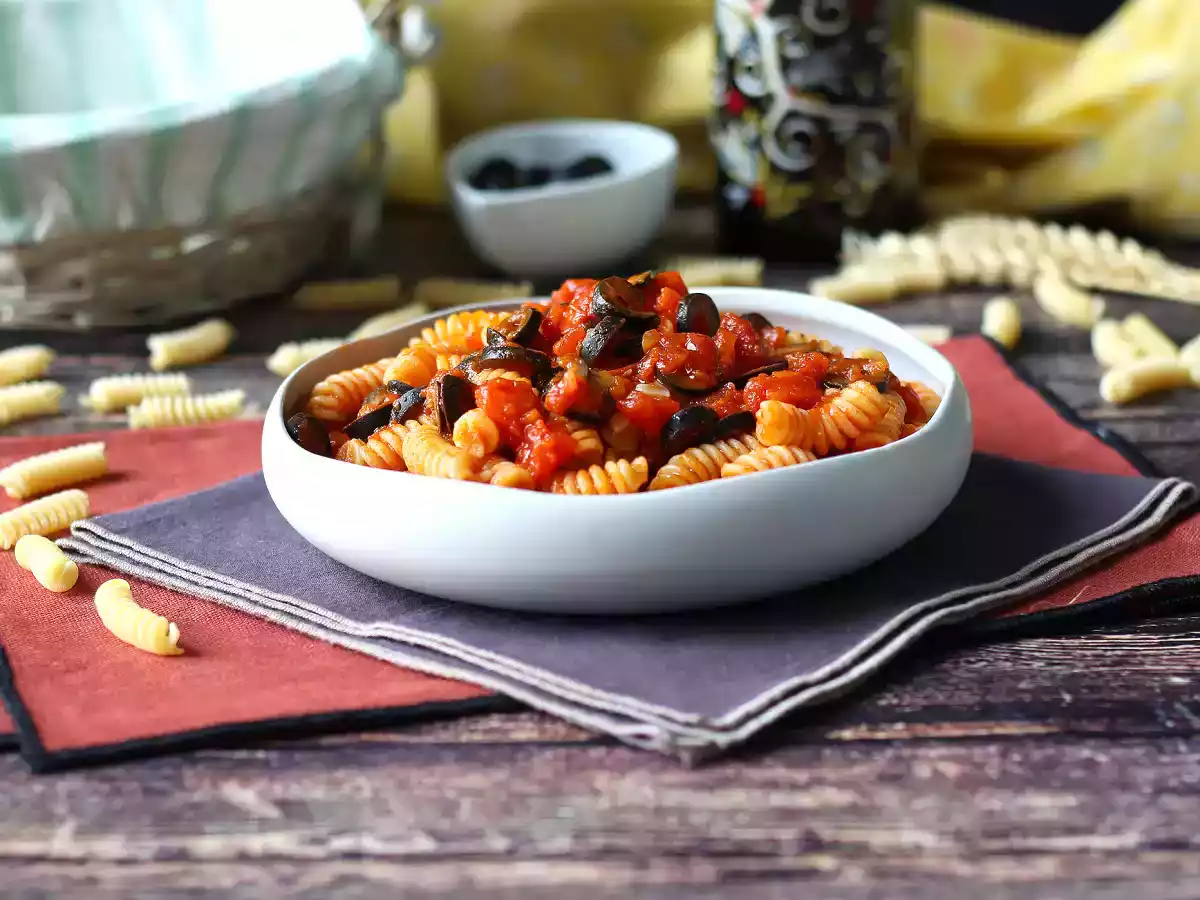 Pasta med olivsås: ekonomisk, välsmakande och lätt att laga! - foto 2