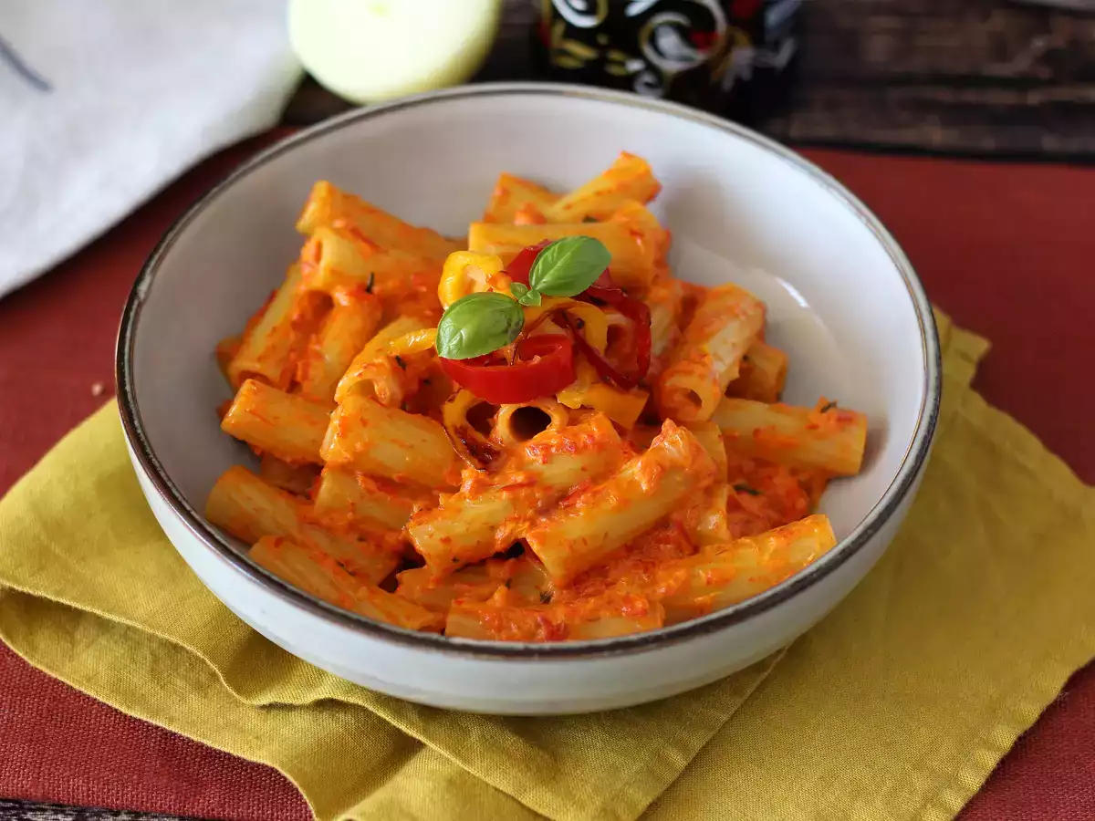Pasta med paprika och Philadelphia – krämig, snabb och smakrik