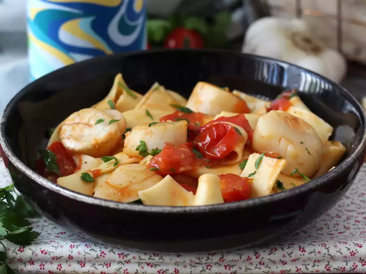 Pasta med pilgrimsmusslor, en elegant förrätt med skaldjur - foto 2