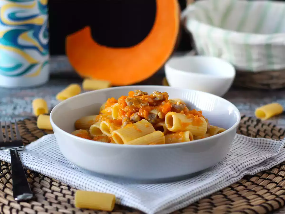 Pasta med pumpa och salsiccia