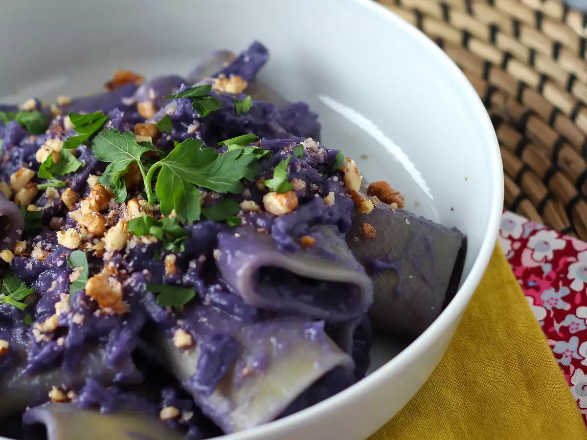 Pasta med rödkål och valnötter – en vacker och lättlagad pastarätt - foto 4