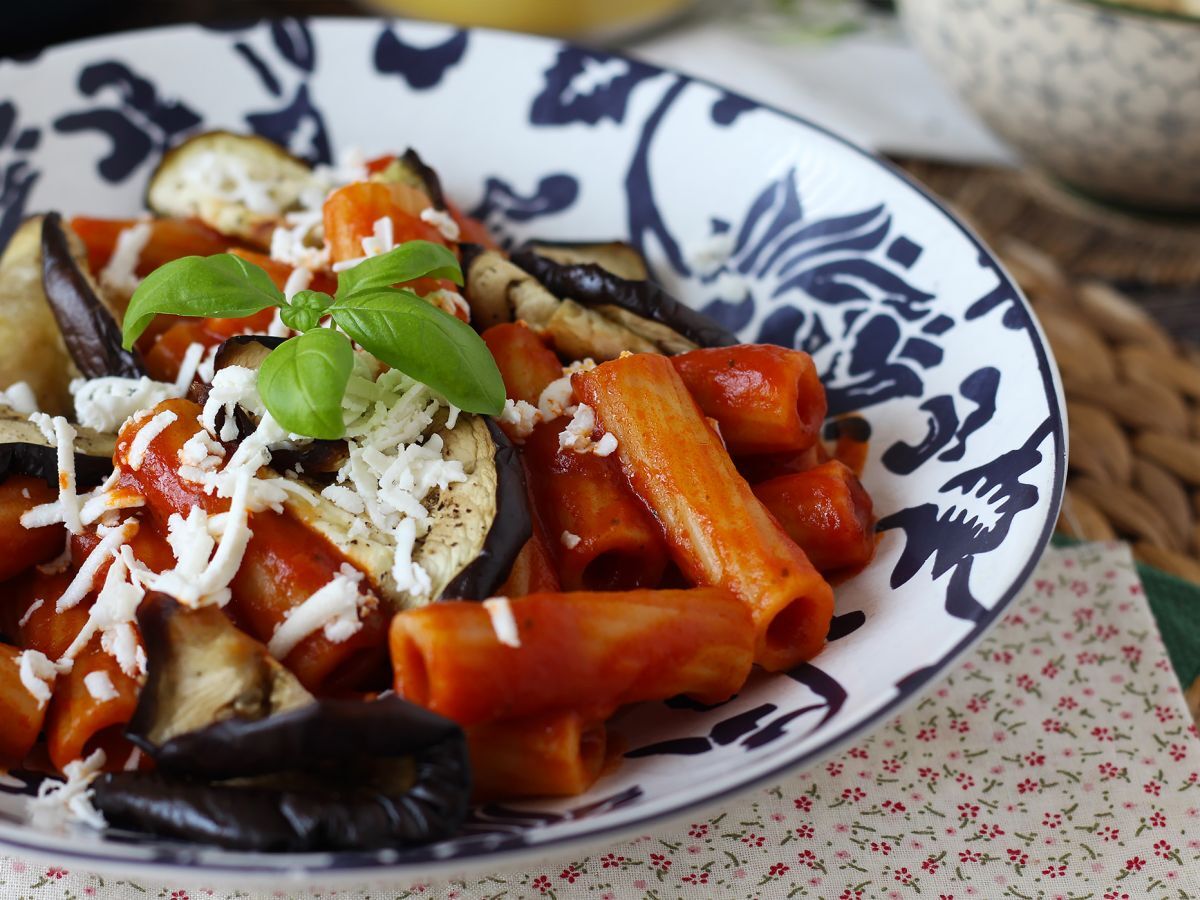 Pasta Siciliana med aubergine, den enkla och lätta versionen - Pasta alla Norma - foto 2