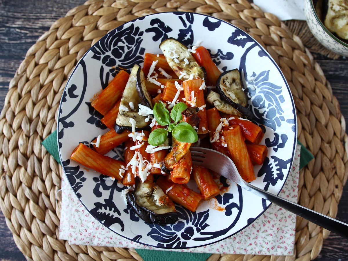 Pasta Siciliana med aubergine, den enkla och lätta versionen - Pasta alla Norma - foto 3