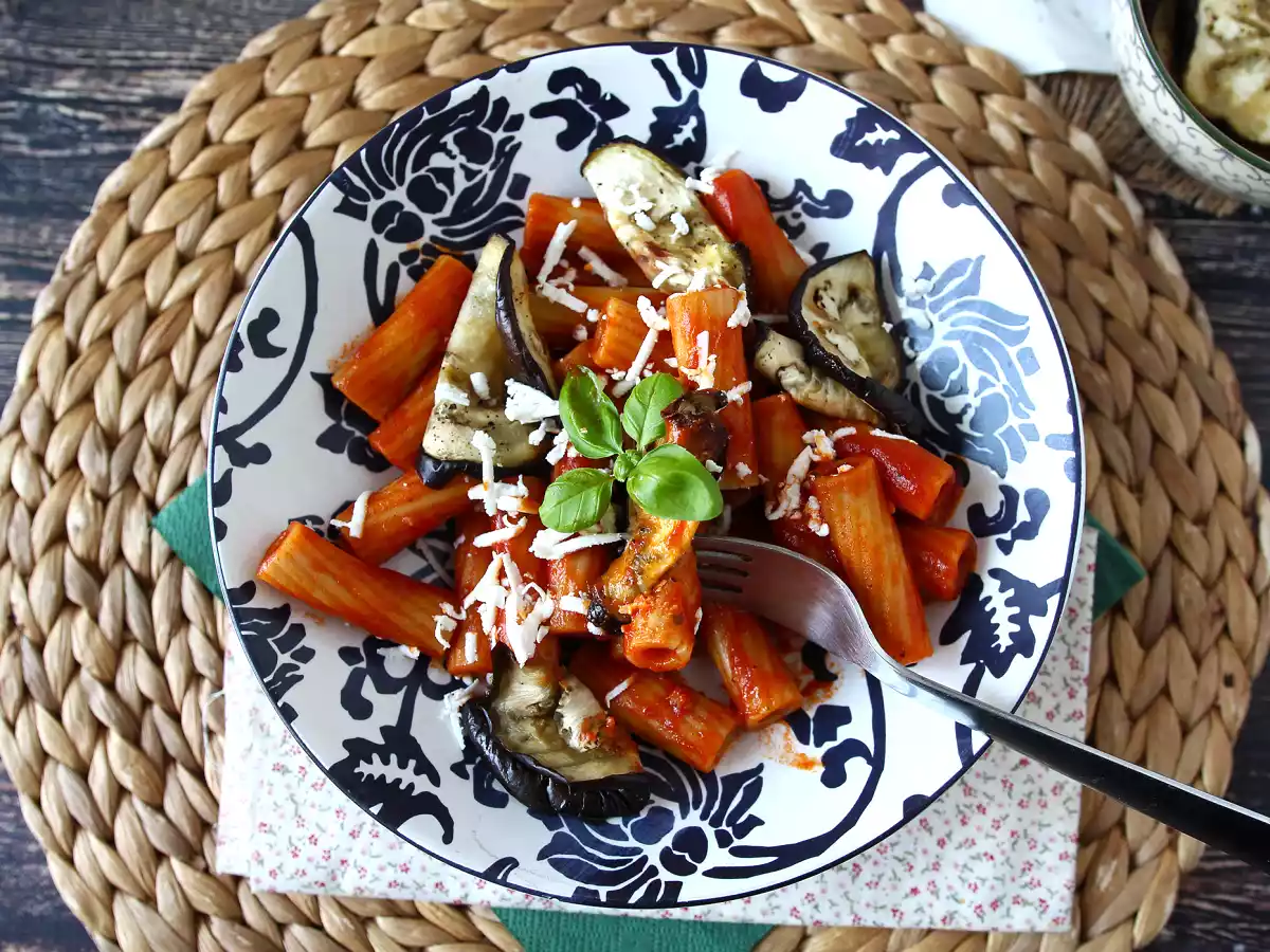 Pasta Siciliana med aubergine, den enkla och lätta versionen - Pasta alla Norma - foto 3
