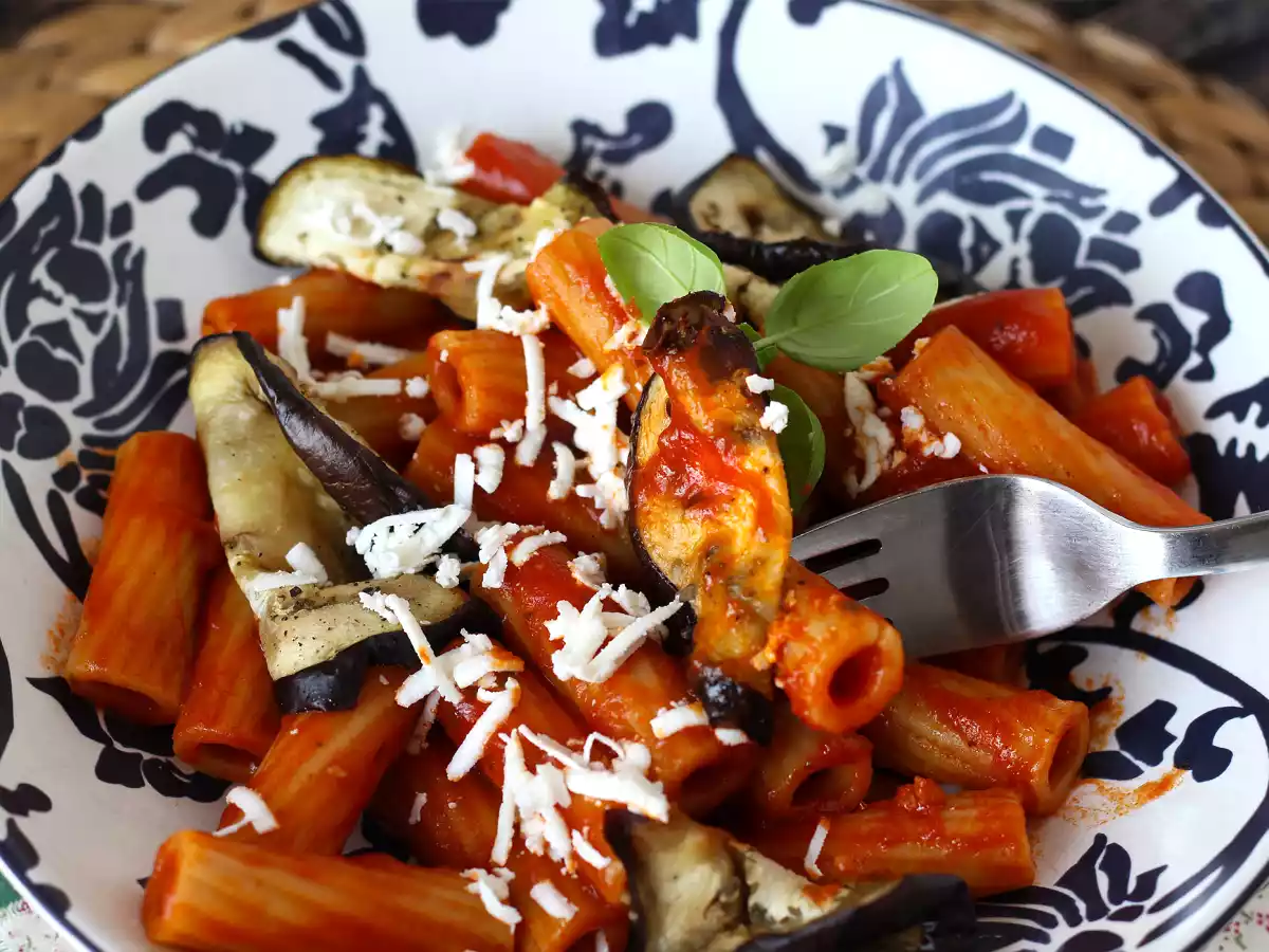 Pasta Siciliana med aubergine, den enkla och lätta versionen - Pasta alla Norma - foto 4