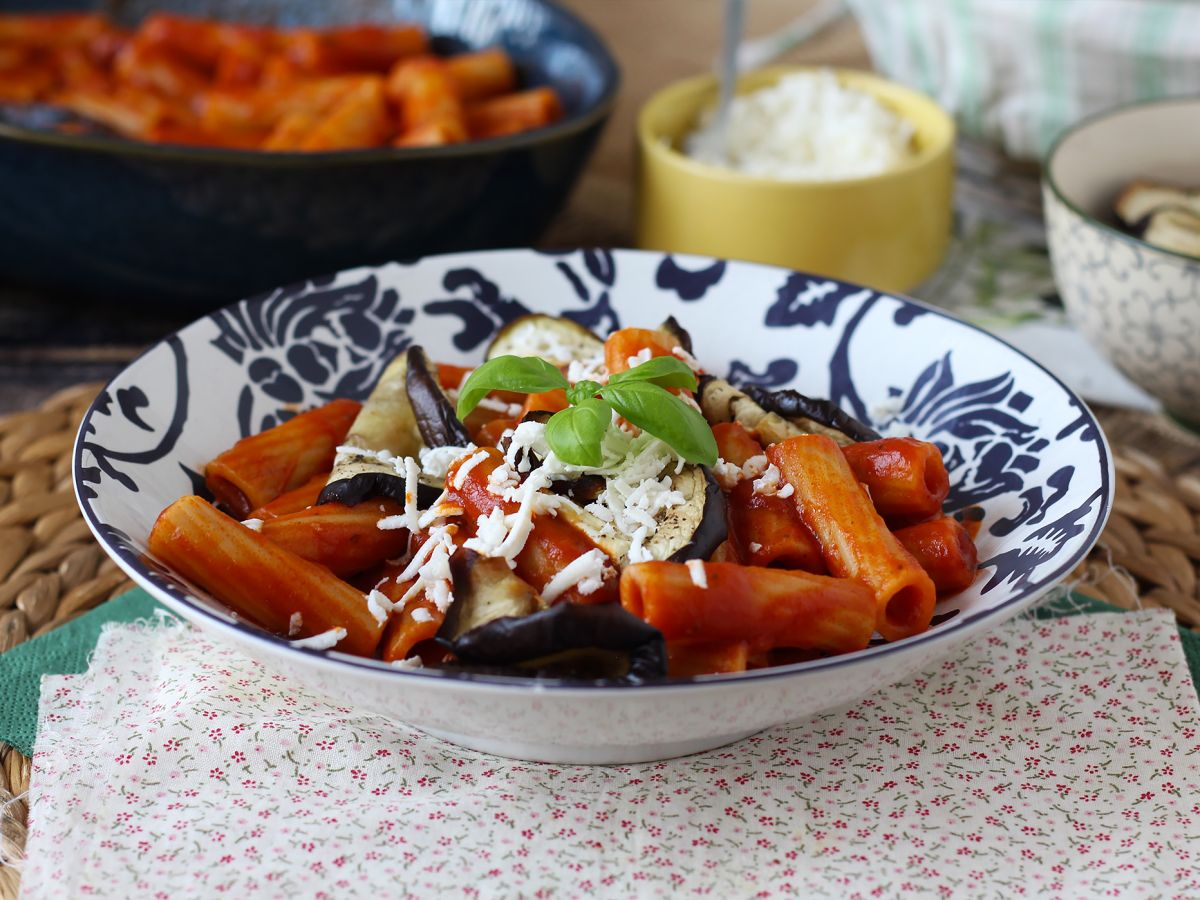 Pasta Siciliana med aubergine, den enkla och lätta versionen - Pasta alla Norma - foto 6