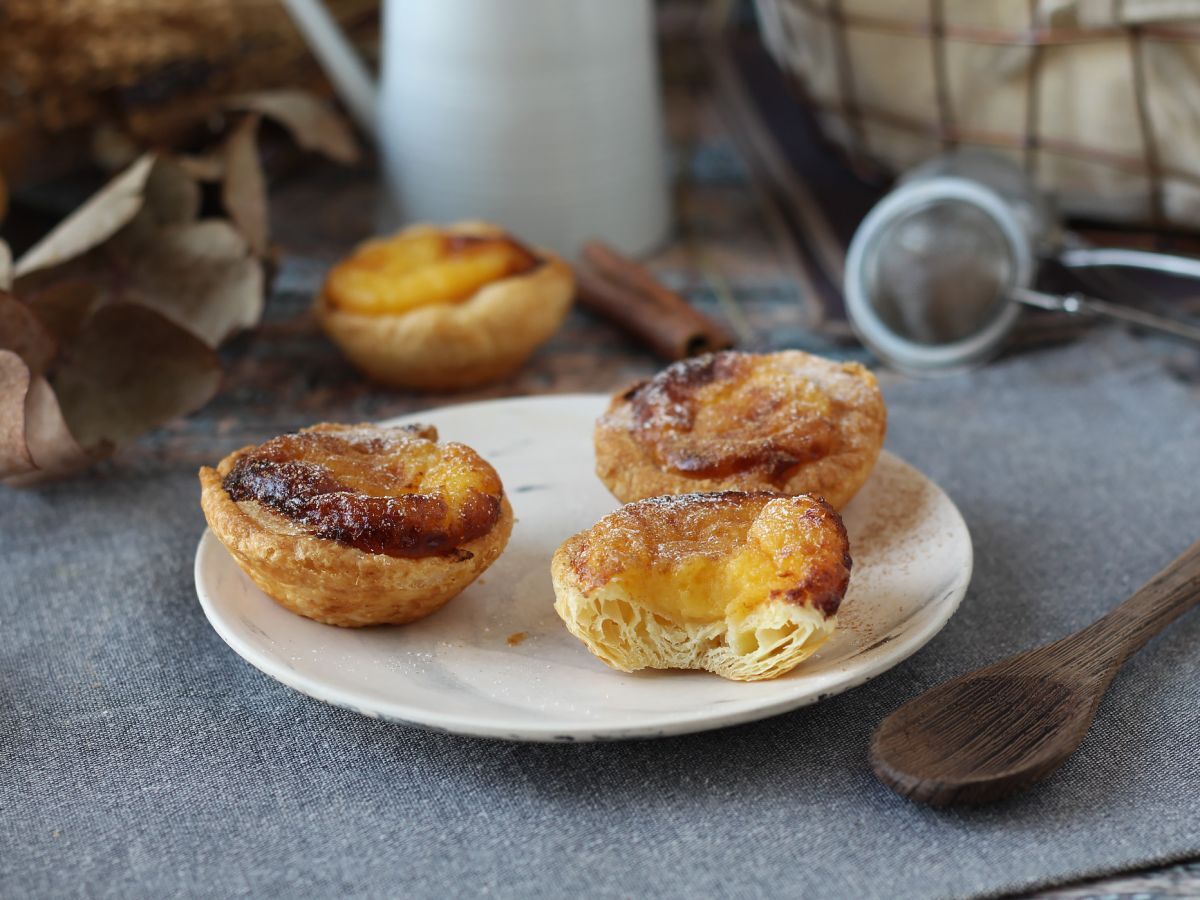 Pastéis de nata i en luftfryser. Det snabba och enkla receptet på den traditionella portugisiska sötsaken. - foto 2