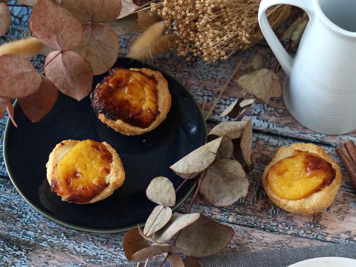 Pastéis de nata i en luftfryser. Det snabba och enkla receptet på den traditionella portugisiska sötsaken. - foto 6
