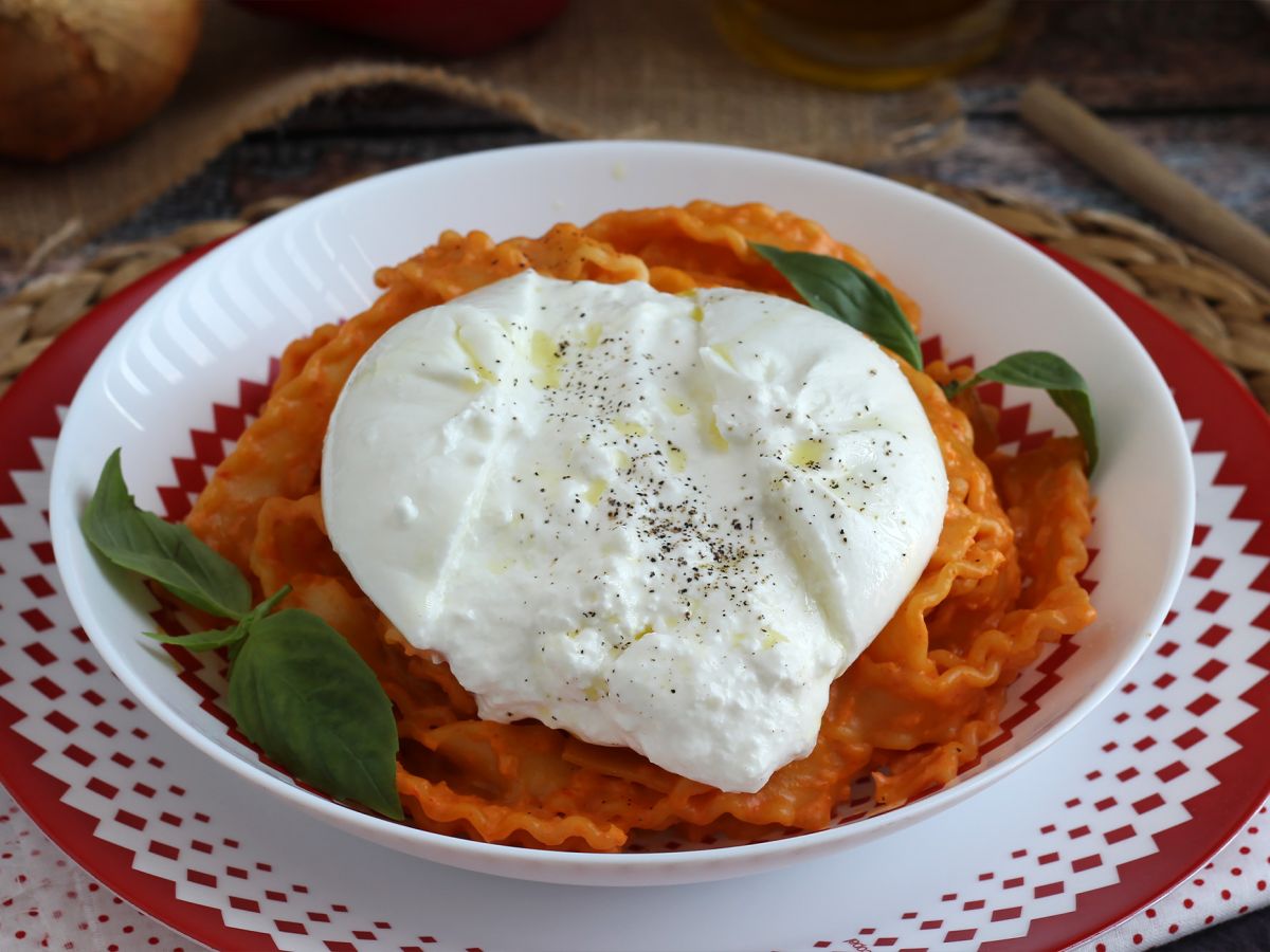 Pesto i kalabrisk stil med krämig burrataost - foto 4