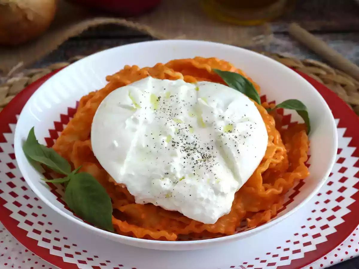 Pesto i kalabrisk stil med krämig burrataost - foto 4