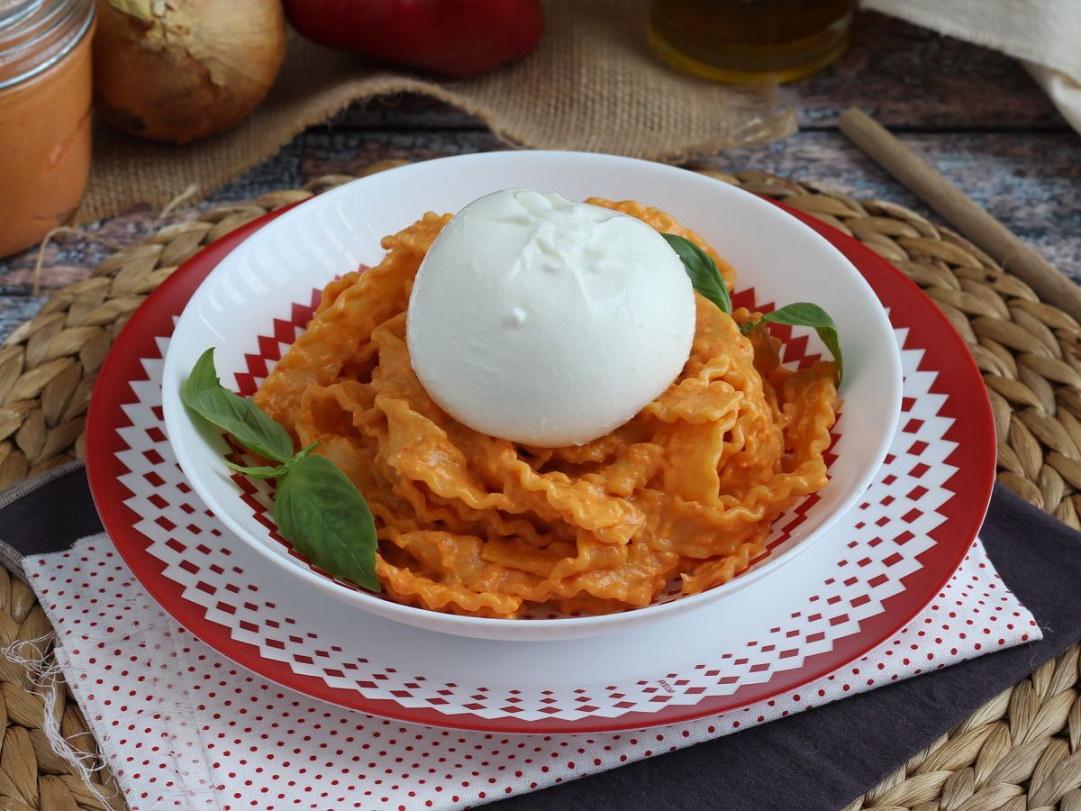 Pesto i kalabrisk stil med krämig burrataost - foto 5
