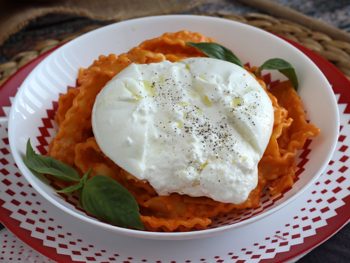 Pesto i kalabrisk stil med krämig burrataost - foto 6